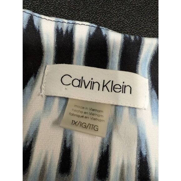 Calvin Klein Blue Geometric Sleeveless Pleated Blouse Women’s Size 1X - Picture 3 of 4